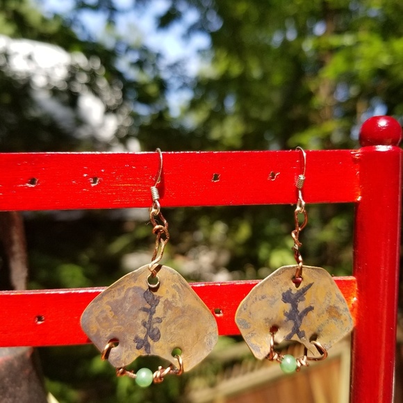 Adorable Green Beaded, scripted  Earrings - Picture 1 of 4